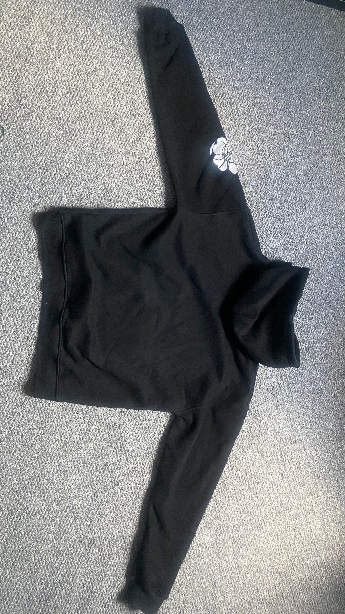 Black Pullover hoodies