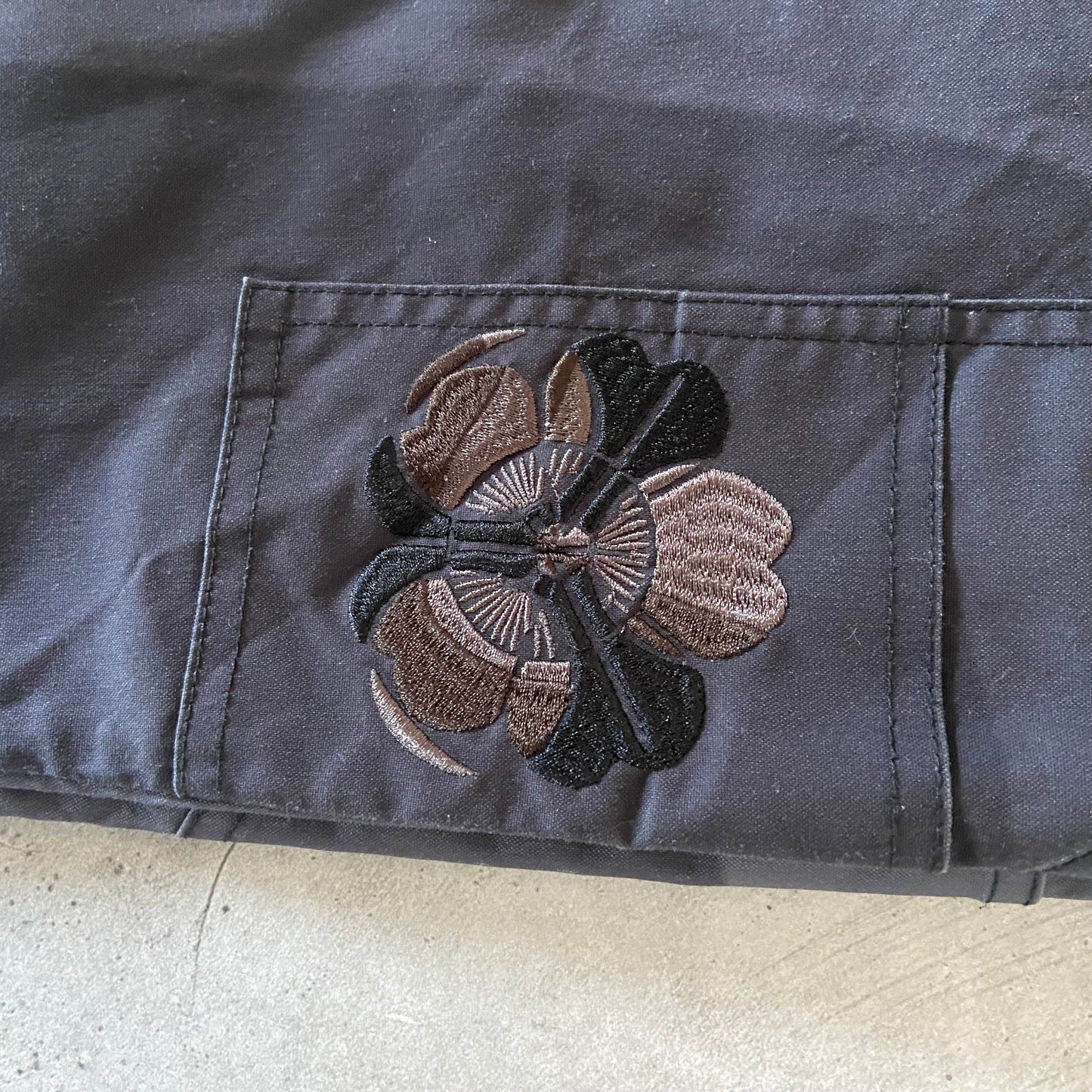 Single knee carpenter pants